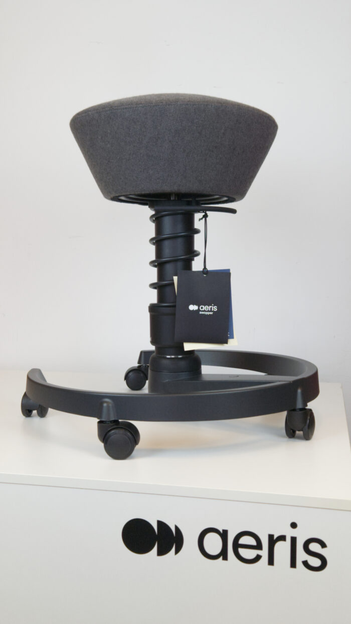 Aeris Swopper mit rollen, dunkelgrau schwarz